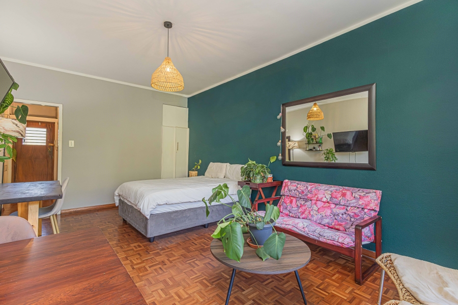 1 Bedroom Property for Sale in Sea Point Western Cape